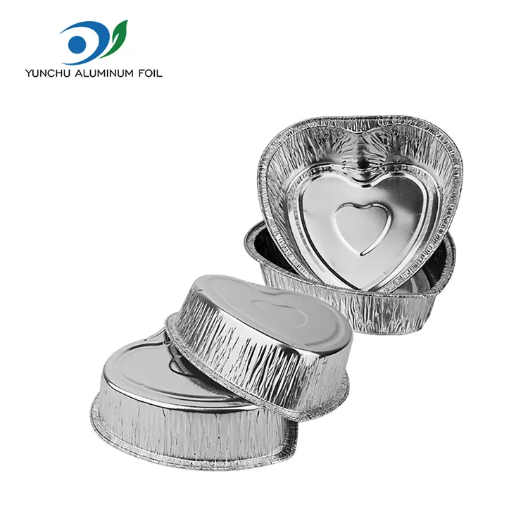 Coimeádáin scragall alúmanaim airgid císte takeaway croí-chruthach